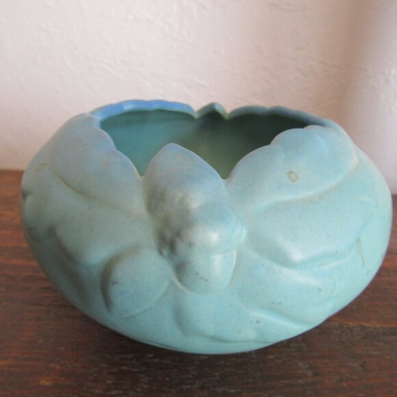 Blue VAN BRIGGLE Floral Pot - Picture 1 of 6
